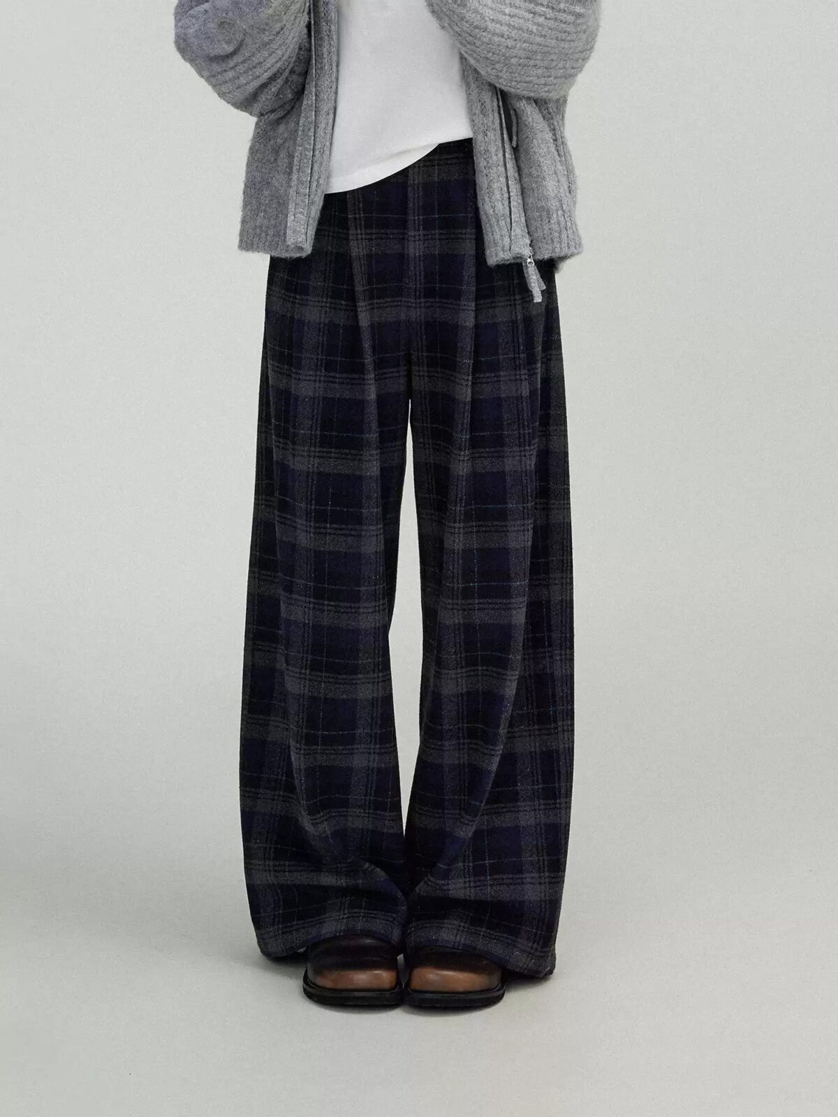 Wool Blend Plaid High-Waisted Slimming Wide-Leg Pants - Image 4