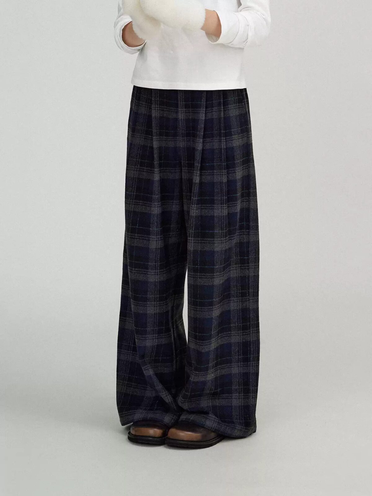 Wool Blend Plaid High-Waisted Slimming Wide-Leg Pants - Image 3